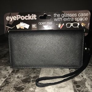 NWT EyePocket RFID blocking Purse